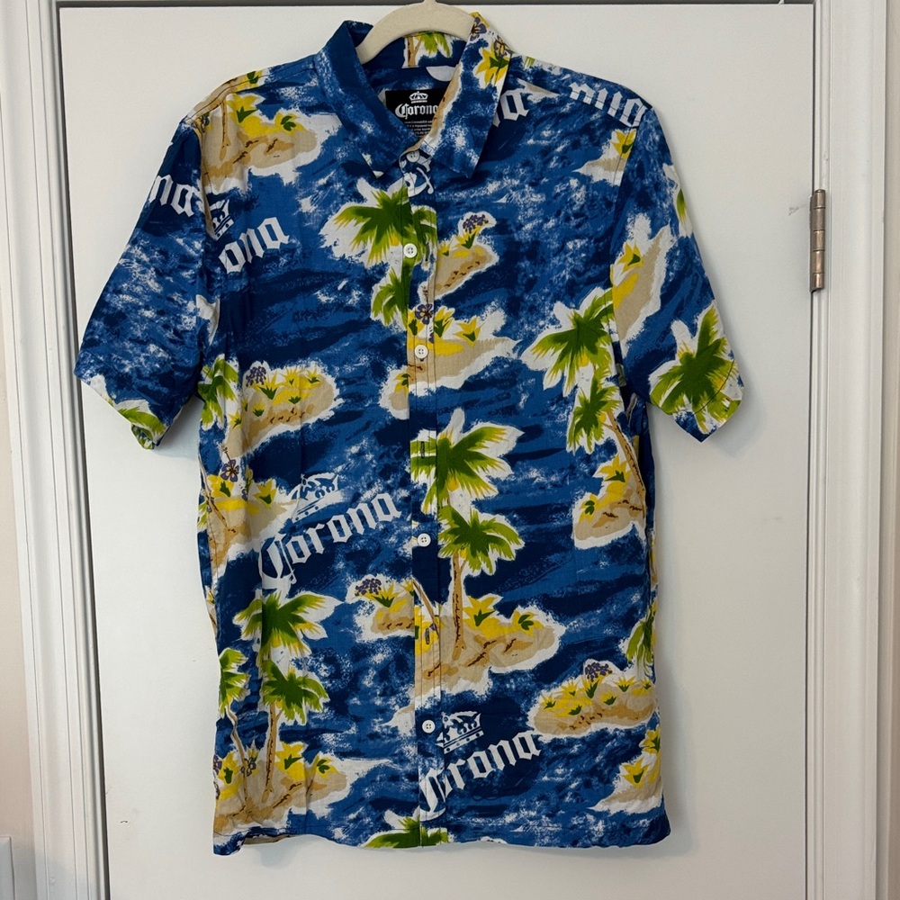 Corona Navy and Yellow Tropical Men's Shirt, size L.